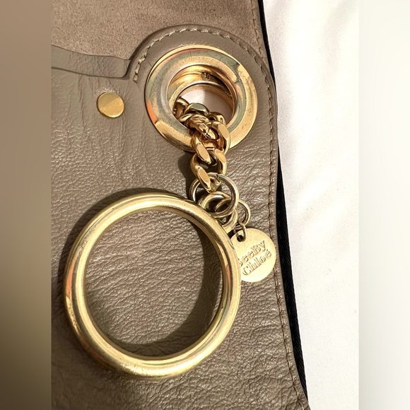 CHLOÉ
See by Chloé Leather tote - Picture 9 of 15